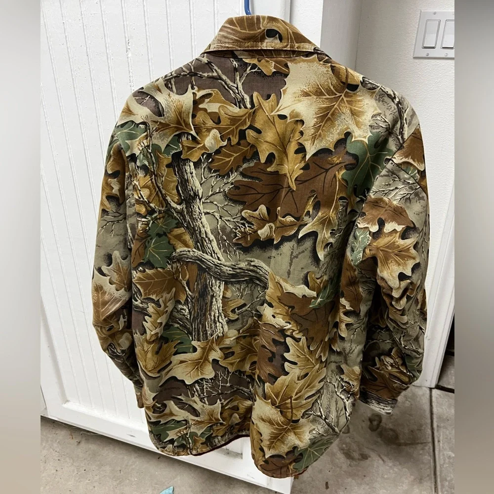 Men’s Medium RedHead Camo Hunting Button Down Jacket with Quilted Interior - Picture 8 of 12